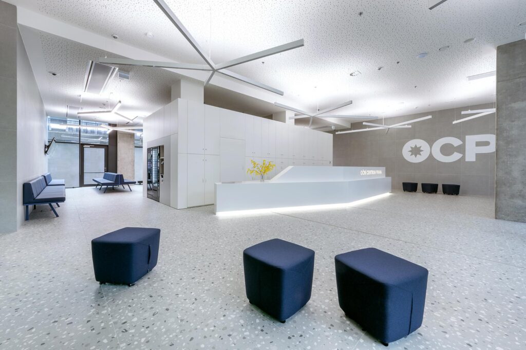 Refractive Eye clinic in Prague - Lens replacement surgery abroad